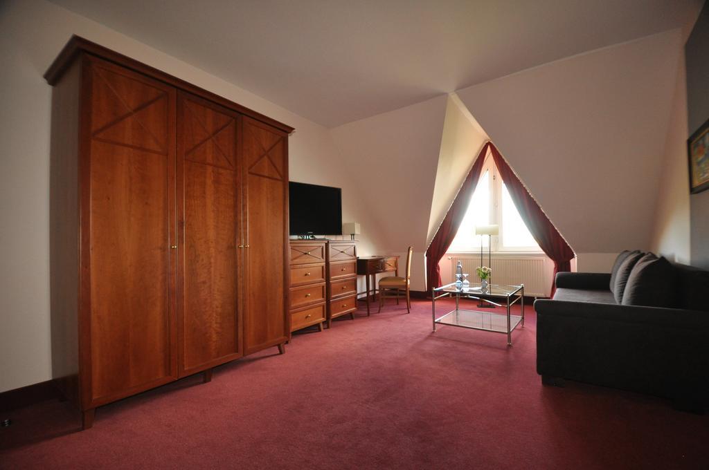 City Hotel אשרסלבן מראה חיצוני תמונה