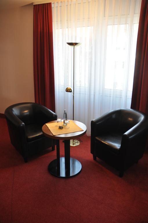 City Hotel אשרסלבן מראה חיצוני תמונה