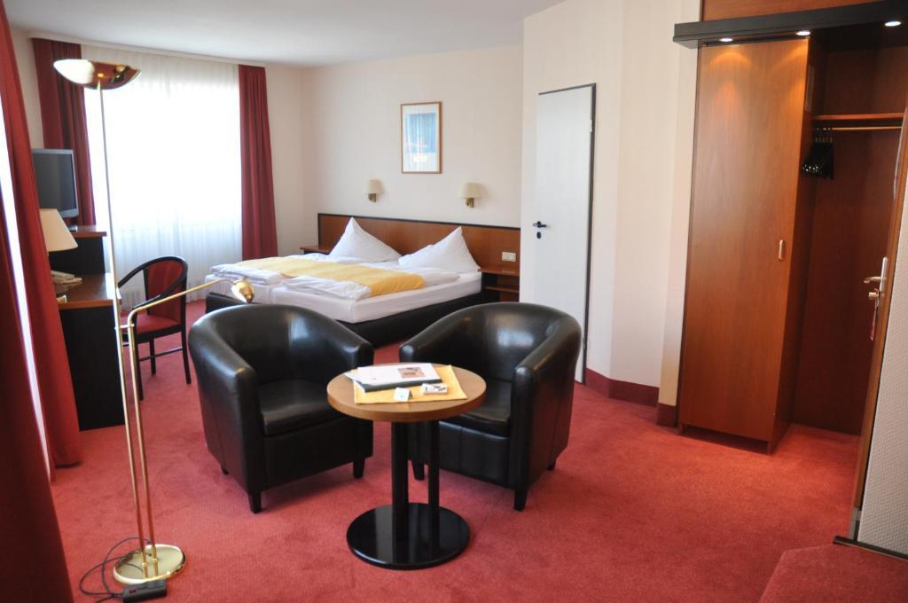 City Hotel אשרסלבן מראה חיצוני תמונה