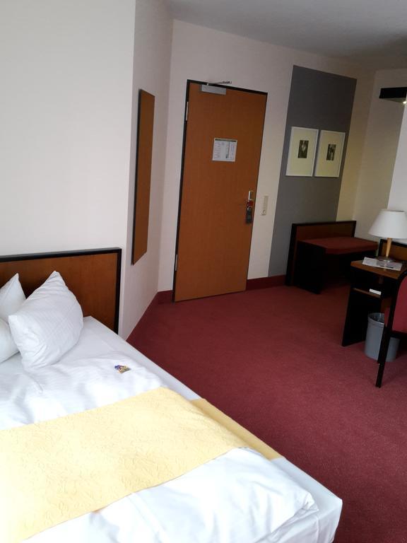 City Hotel אשרסלבן מראה חיצוני תמונה