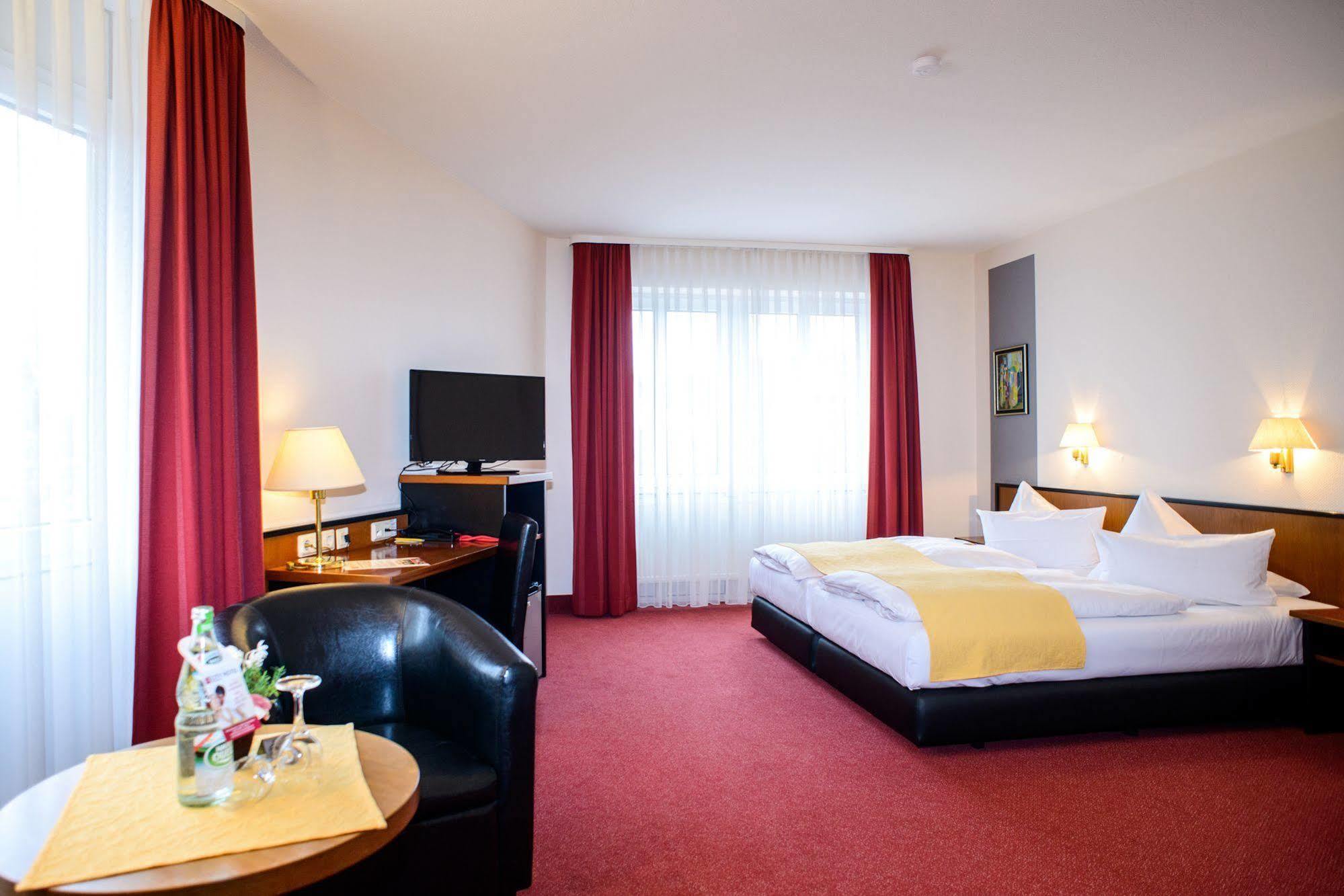 City Hotel אשרסלבן מראה חיצוני תמונה