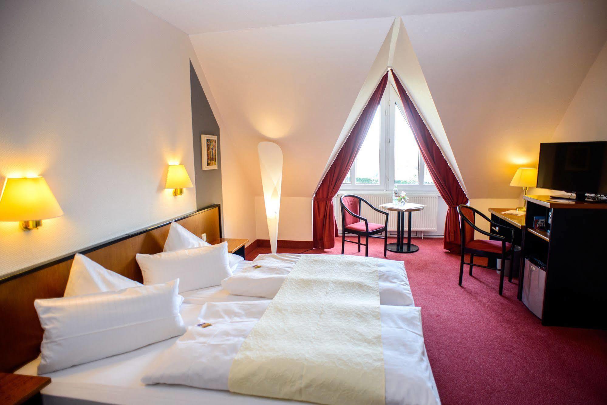 City Hotel אשרסלבן מראה חיצוני תמונה