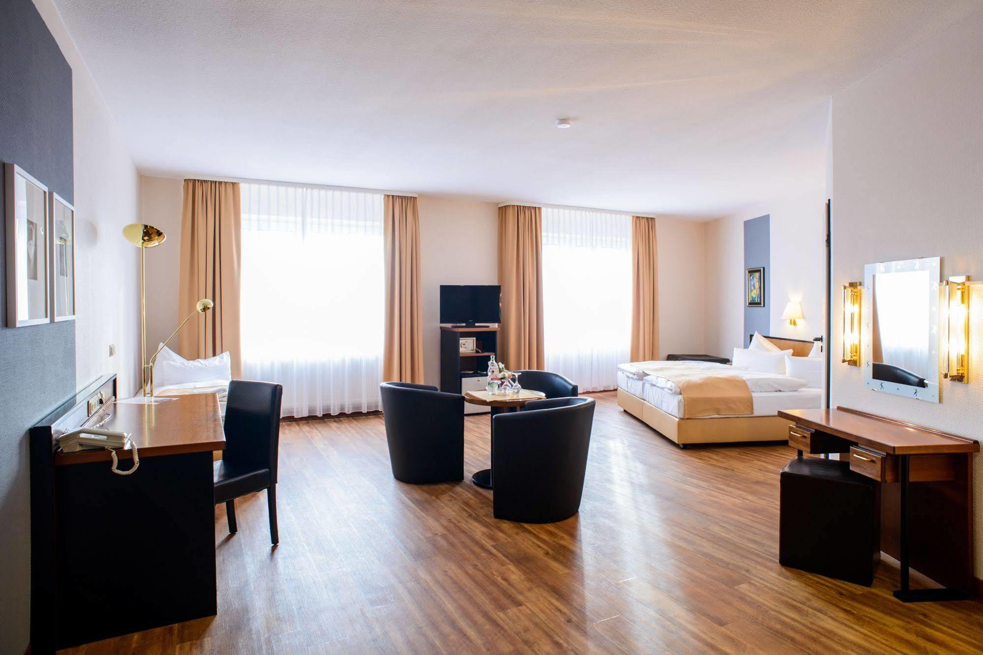 City Hotel אשרסלבן מראה חיצוני תמונה
