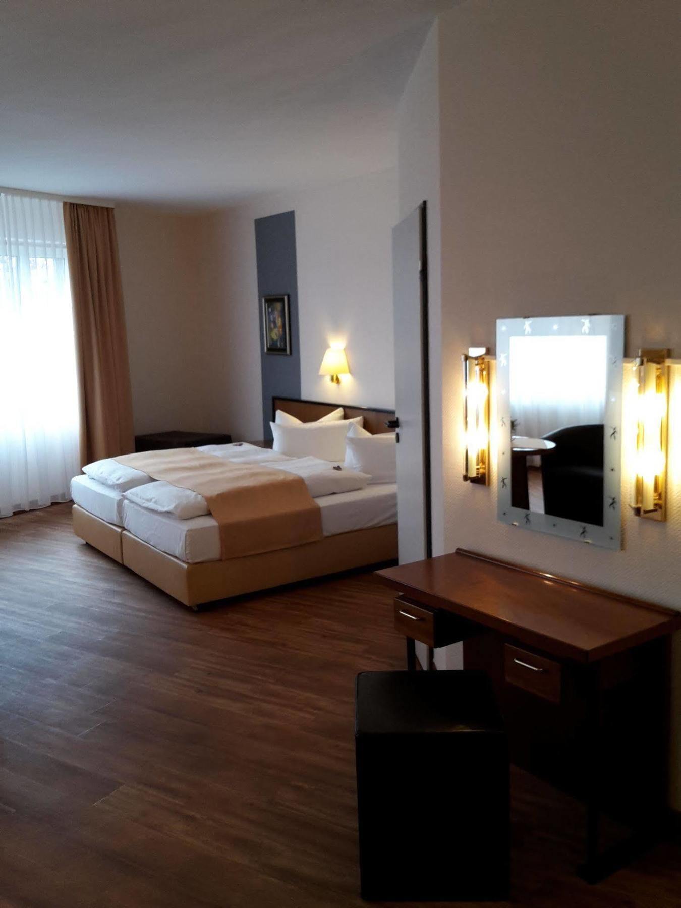 City Hotel אשרסלבן מראה חיצוני תמונה
