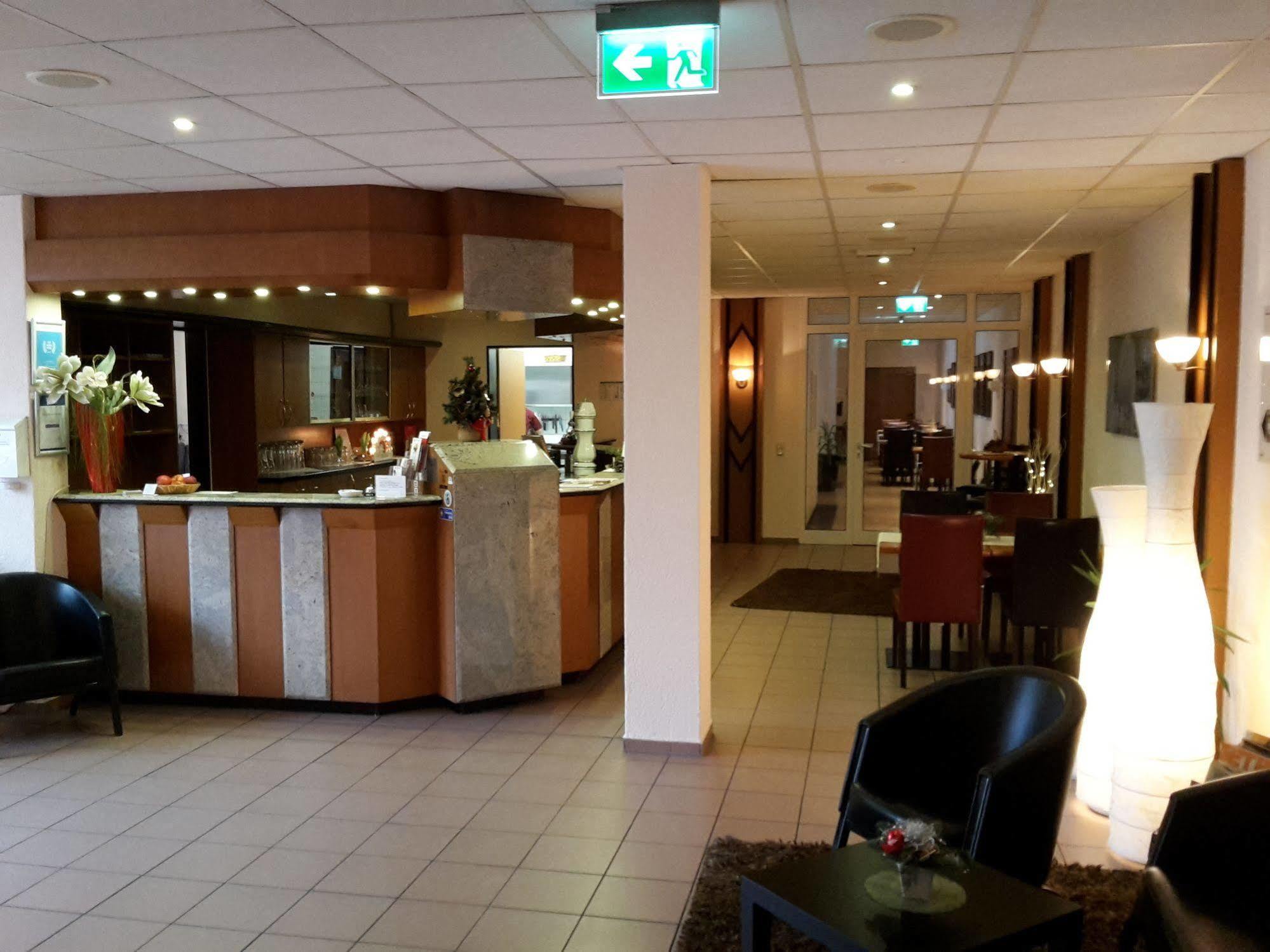 City Hotel אשרסלבן מראה חיצוני תמונה