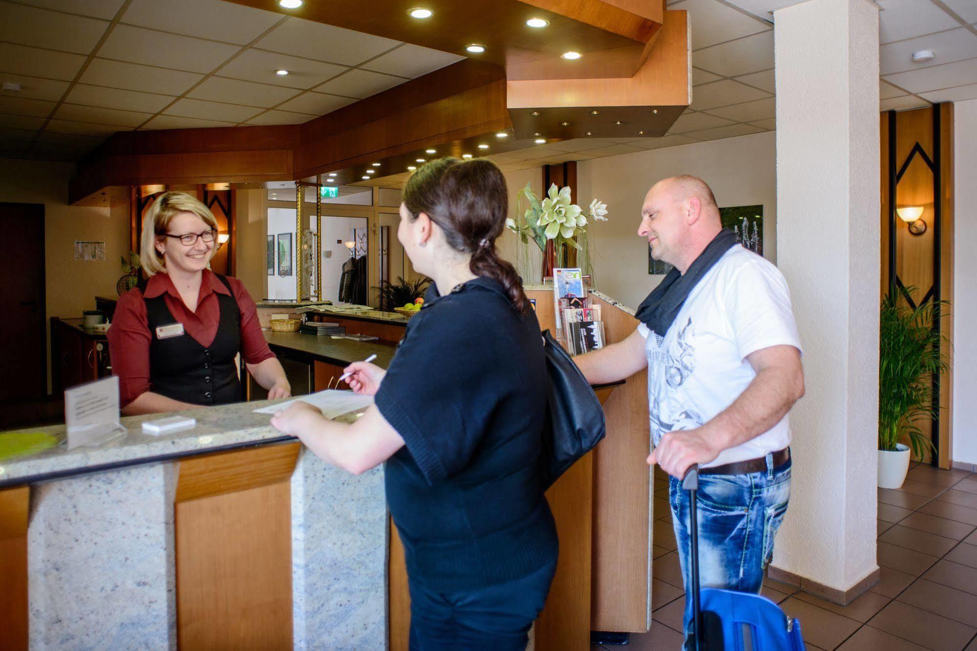City Hotel אשרסלבן מראה חיצוני תמונה