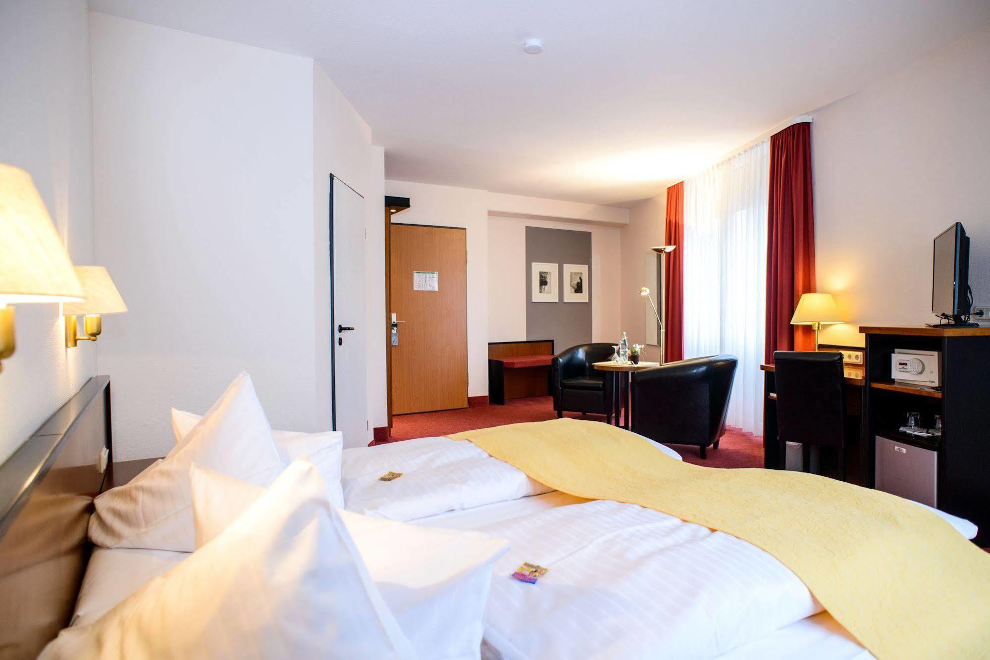City Hotel אשרסלבן מראה חיצוני תמונה