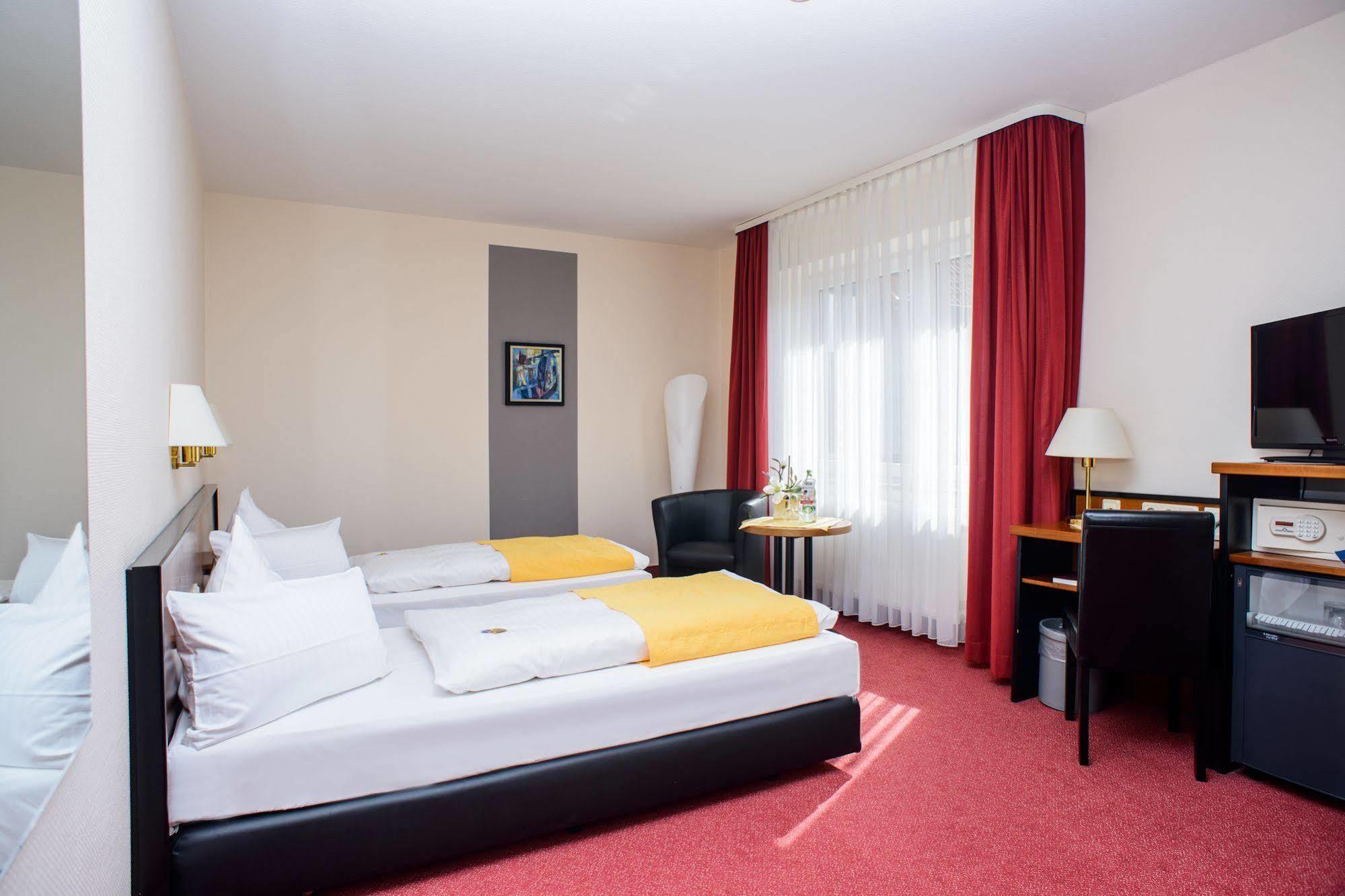 City Hotel אשרסלבן מראה חיצוני תמונה