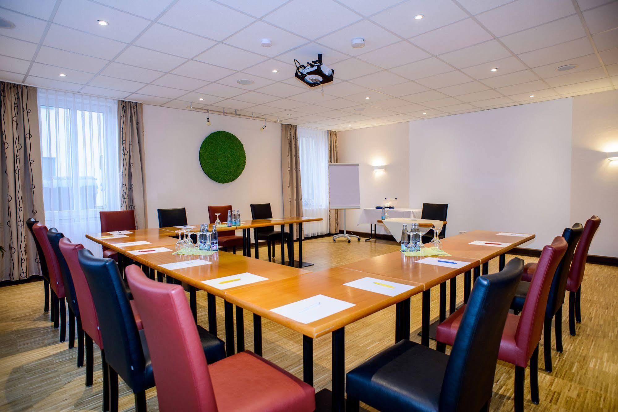 City Hotel אשרסלבן מראה חיצוני תמונה