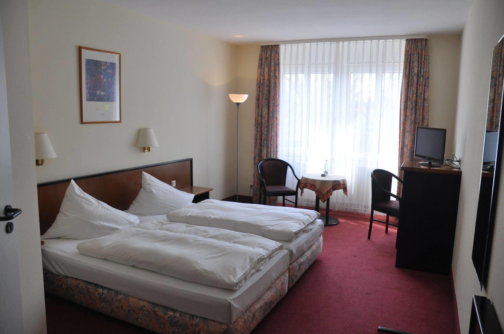 City Hotel אשרסלבן מראה חיצוני תמונה