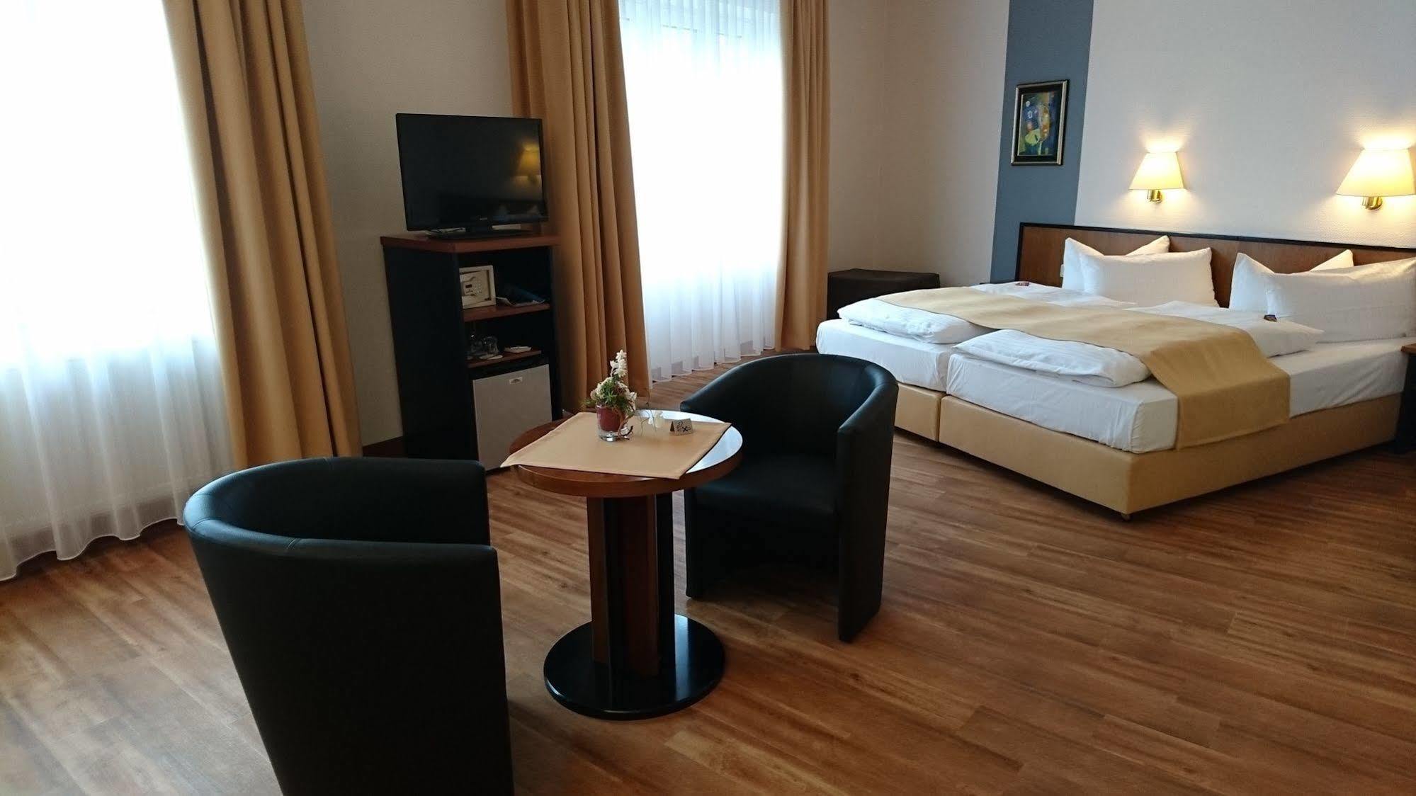 City Hotel אשרסלבן מראה חיצוני תמונה