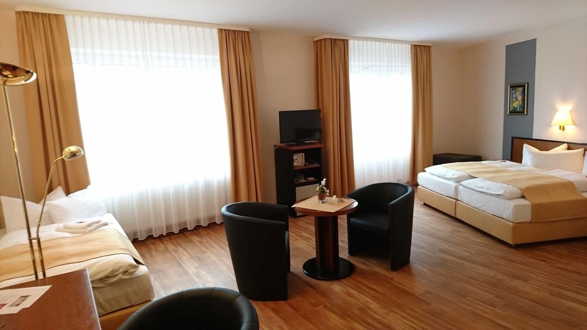 City Hotel אשרסלבן מראה חיצוני תמונה