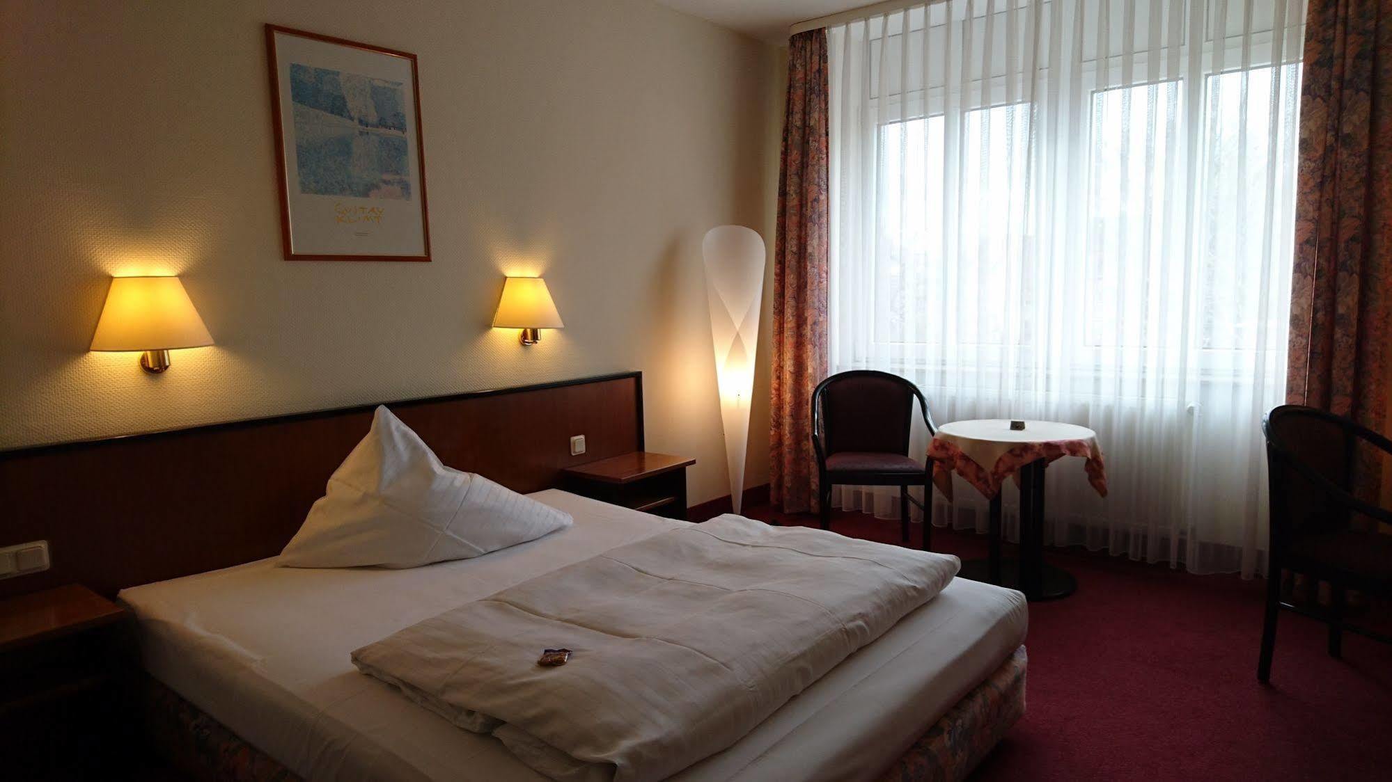 City Hotel אשרסלבן מראה חיצוני תמונה